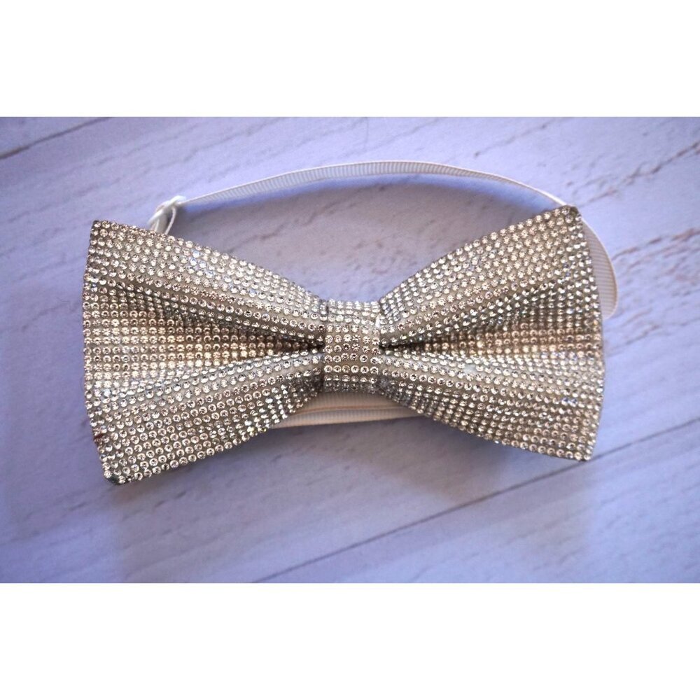 Handmade Silver Pre-Tied Crystal Rhinestones Bow Tie